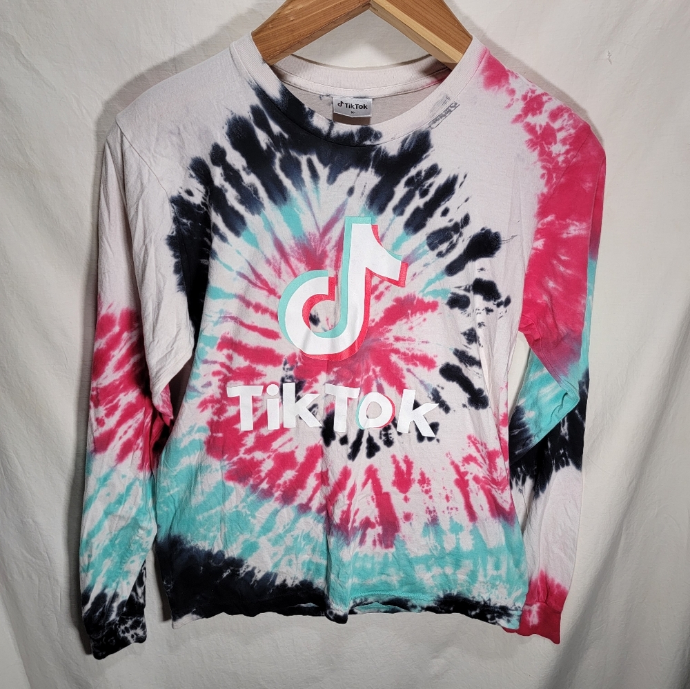 *LIMITED EDITION* Rare TIK TOK influencer spiral designed tie-dye long sleeve
